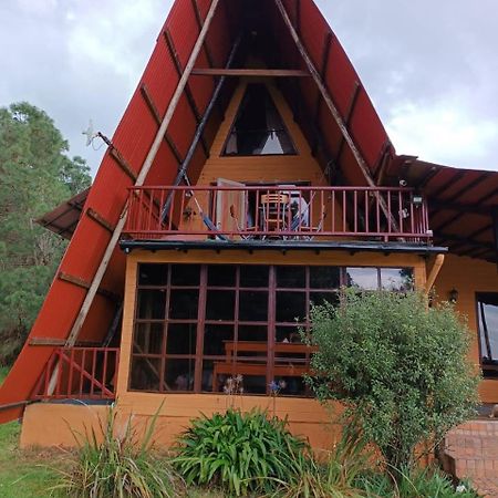 Chalets Amarelo Suesca Luaran gambar